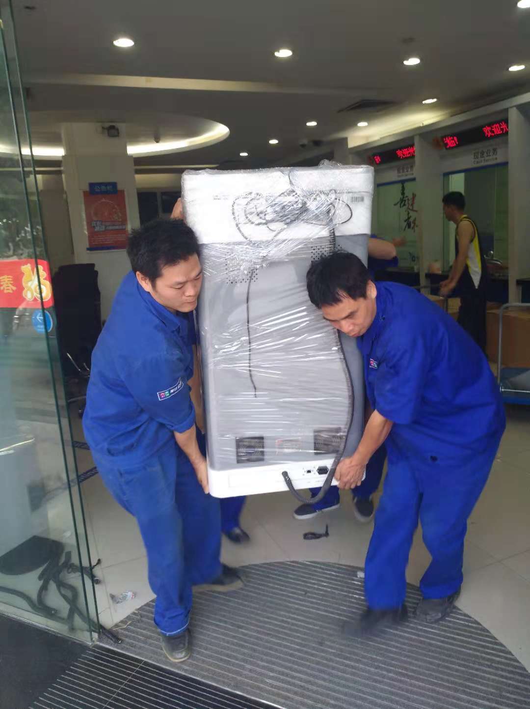 搬家公司专业搬家，为你省心，省力！